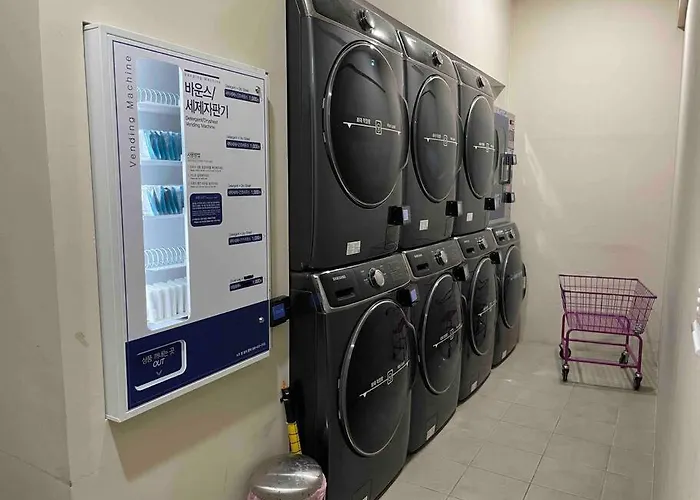 Apartment The Share Myeongdong High Floor & Free Gym #subway Station 3min #myeongdong 10min Seoul