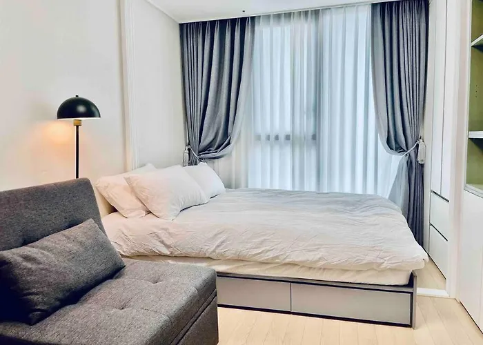 Apartment The Share Myeongdong High Floor & Free Gym #subway Station 3min #myeongdong 10min