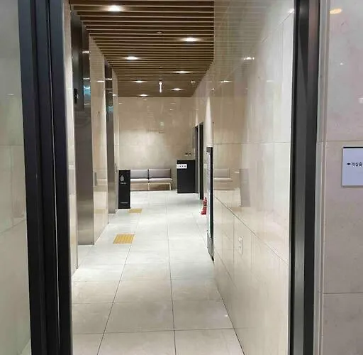 The Share Myeongdong High Floor & Free Gym #subway Station 3min #myeongdong 10min Seoul