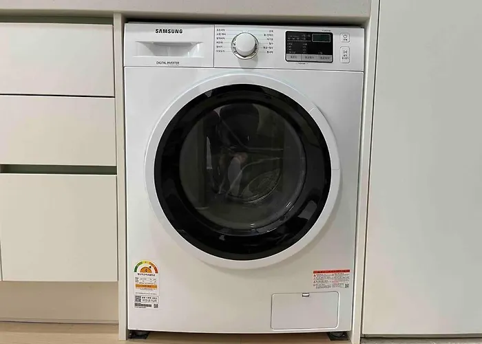 Apartment The Share Myeongdong High Floor & Free Gym #subway Station 3min #myeongdong 10min Seoul
