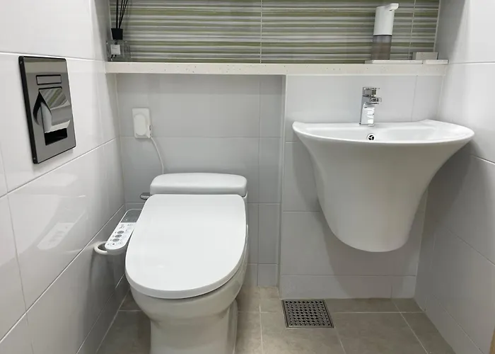 The Share Myeongdong High Floor & Free Gym #subway Station 3min #myeongdong 10min Apartment