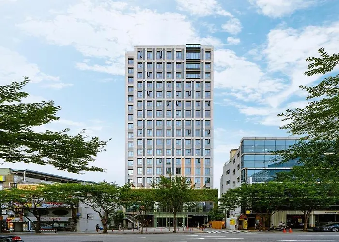 Apartment The Share Myeongdong High Floor & Free Gym #subway Station 3min #myeongdong 10min Seoul